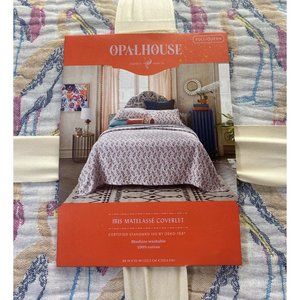 NWT, Opalhouse IBIS MATELASSÉ COVERLET Full/Queen, White/Multi.100% Cotton